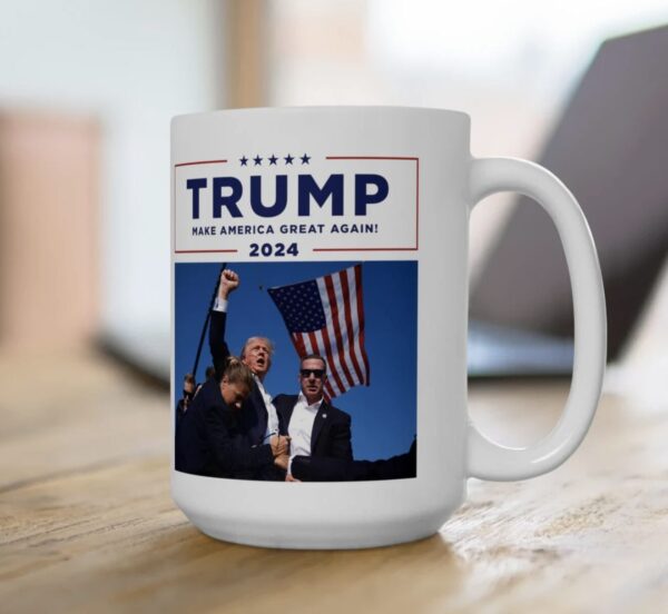 Donald Trump Fight Never Surrender Mug