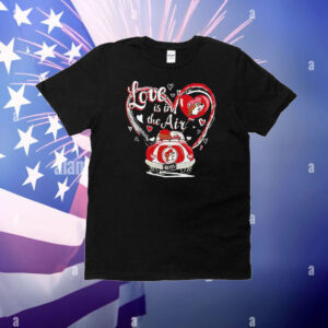 Buc-ee’s Valentine’s 2025 love is in the air T-Shirt