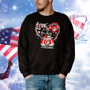 Buc-ee’s Valentine’s 2025 love is in the air T-Shirt