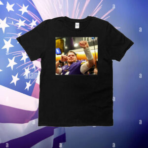 Official Minnesota Vikings Gave Sam Darnold In Locker Room NFL Photo T-Shirt